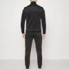 Sergio Tacchini DONET PANTS - Tracksuit Bottoms - Black/white 9 Sergio Tacchini DONET PANTS - Tracksuit Bottoms - Black/white -Sergio Tacchini Sales 039f3ff7aff242deac1979b0b3cc7040