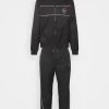 Sergio Tacchini INFINTA TRACKSUIT - Tracksuit - Black 11 Sergio Tacchini INFINTA TRACKSUIT - Tracksuit - Black -Sergio Tacchini Sales 4f2c688dddb547caa54ee73fefdad32e