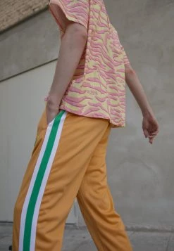 Sergio Tacchini APULIA - Tracksuit Bottoms - Oak Buff -Sergio Tacchini Sales 7c1fc675896c45418697ab1e08f777df