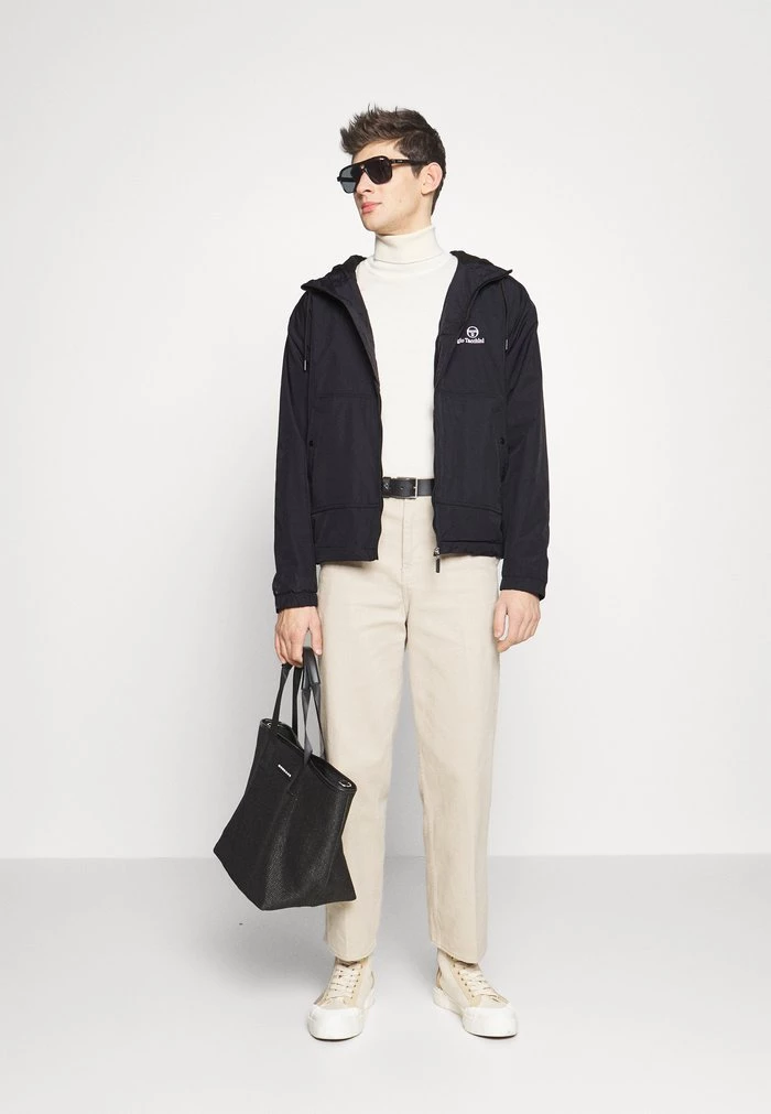 Sergio Tacchini WALLACE JACKET - Windbreaker - Black 6 Sergio Tacchini WALLACE JACKET - Windbreaker - Black - Image 6