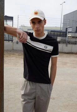 Sergio Tacchini MASTERS TEE - Print T-shirt - Black/gardenia