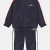 Sergio Tacchini NISKY BABY TRACKSUIT SET UNISEX - Tracksuit - Night Sky/tango Red 6 Sergio Tacchini NISKY BABY TRACKSUIT SET UNISEX - Tracksuit - Night Sky/tango Red -Sergio Tacchini Sales 824a21fdadf940ddbe0c53d86a53d2e9