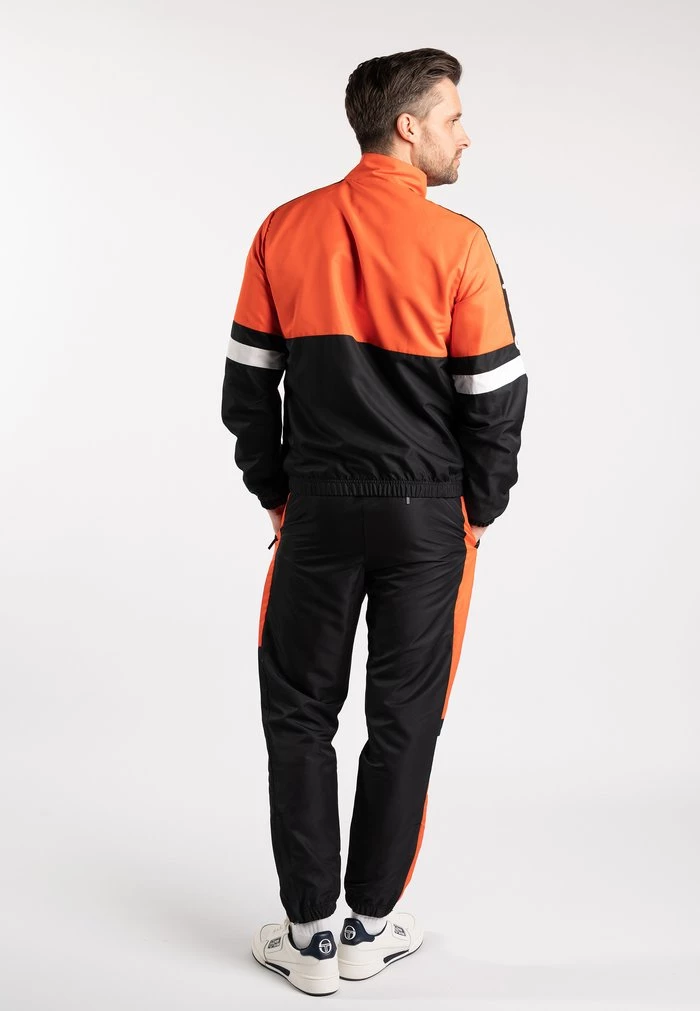 Sergio Tacchini FASCIA TRACKSUIT - Tracksuit - Black Flash Orange 1 Sergio Tacchini FASCIA TRACKSUIT - Tracksuit - Black Flash Orange