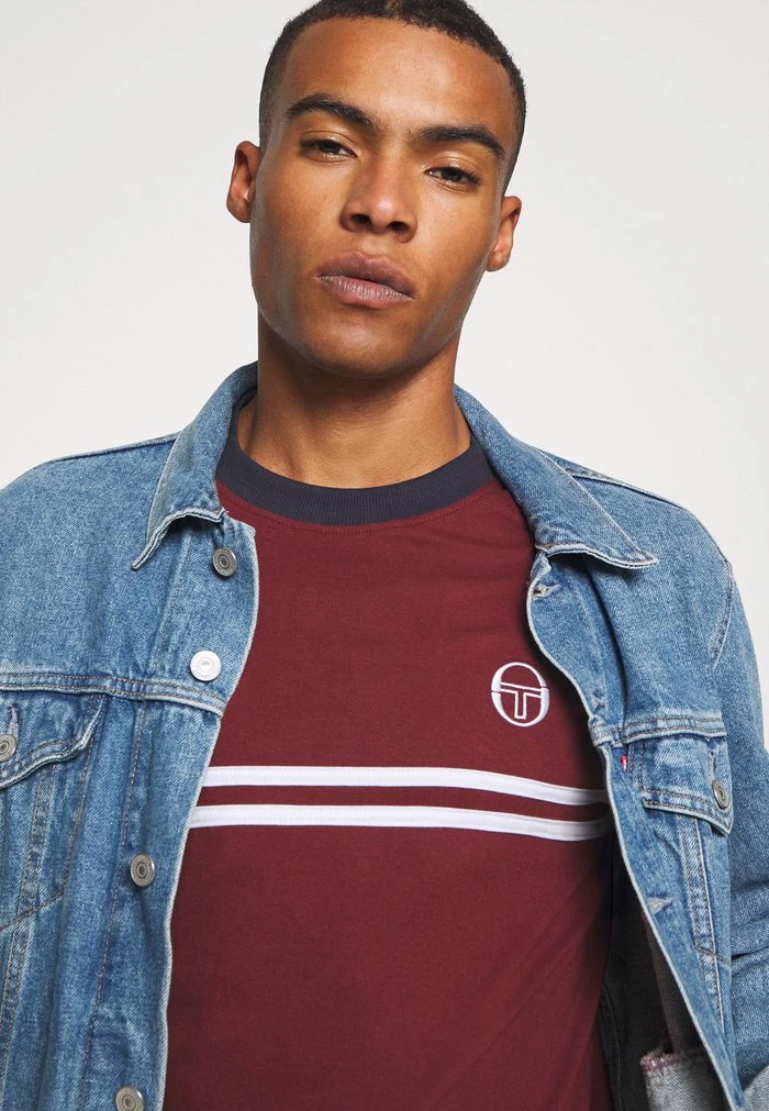 Sergio Tacchini SUPERMAC TEE - Print T-shirt - Port/night Sky 4 Sergio Tacchini SUPERMAC TEE - Print T-shirt - Port/night Sky - Image 4