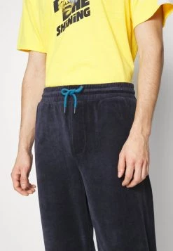 Sergio Tacchini DELFINO VELOUR TRACKPANT - Tracksuit Bottoms - Night Sky/blue Sapphire -Sergio Tacchini Sales c317529bb569403db679b21a32a9e2d1